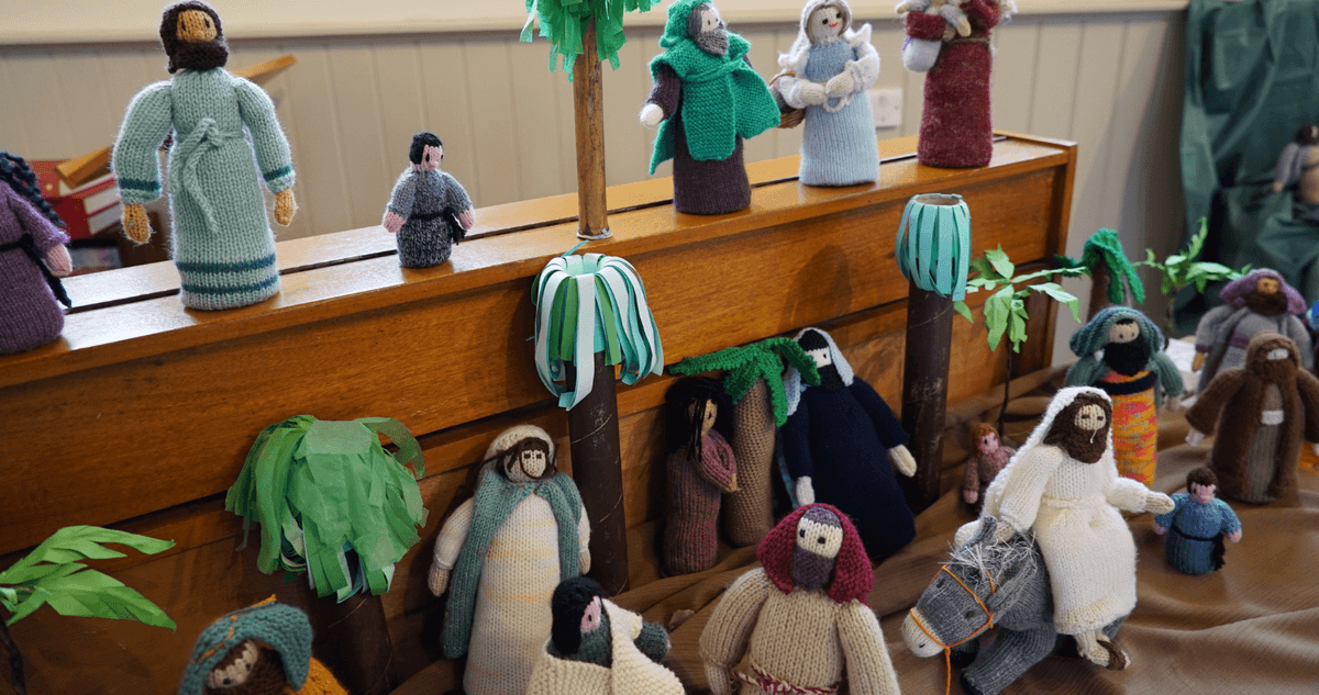 palm-sunday-knitted-bible