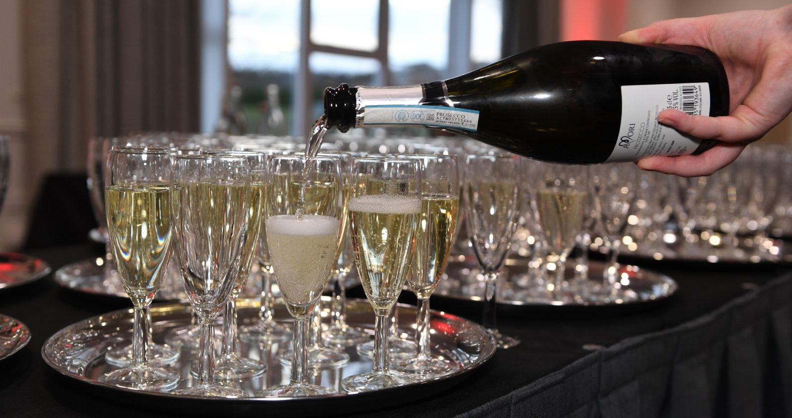 bizawards25-champagnreception