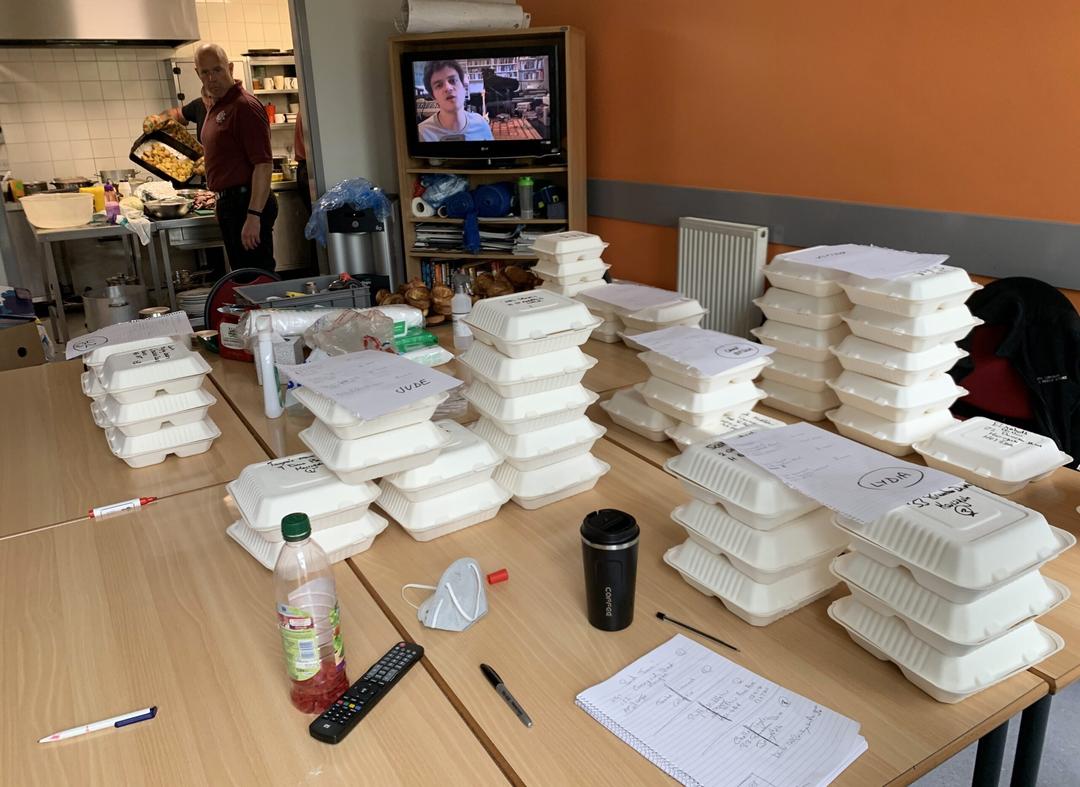 white-watch-boxes