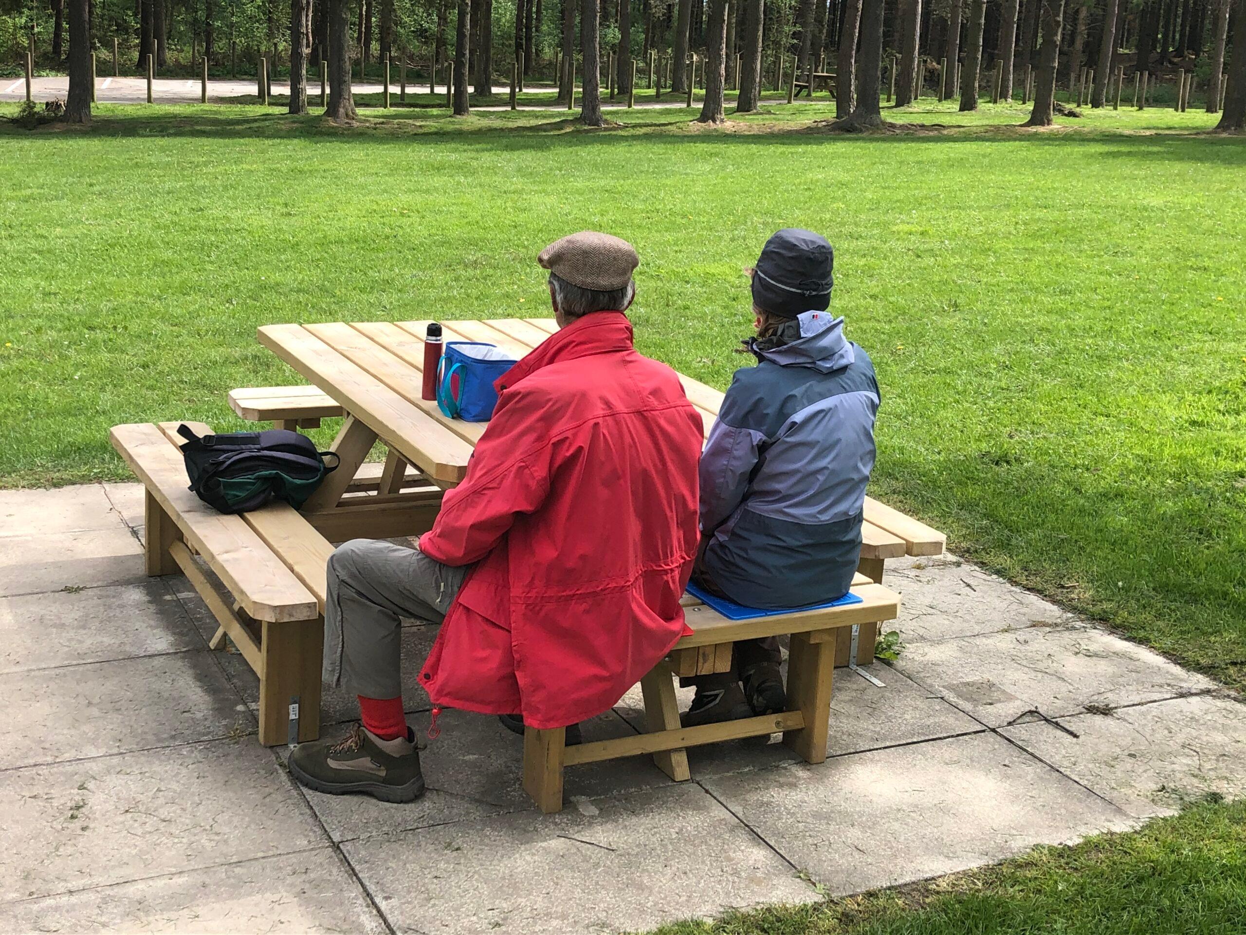 couple-out-picnicing-swinsty