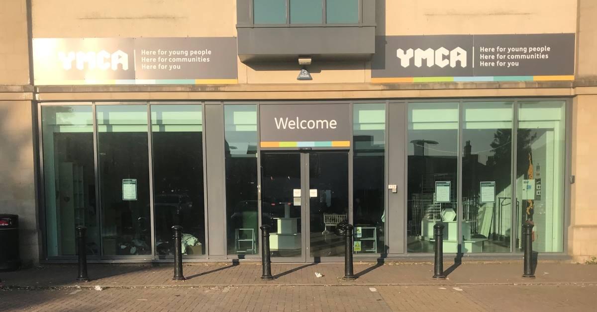 ripon-4th-sept-2023-ymca-charity-shop-closed